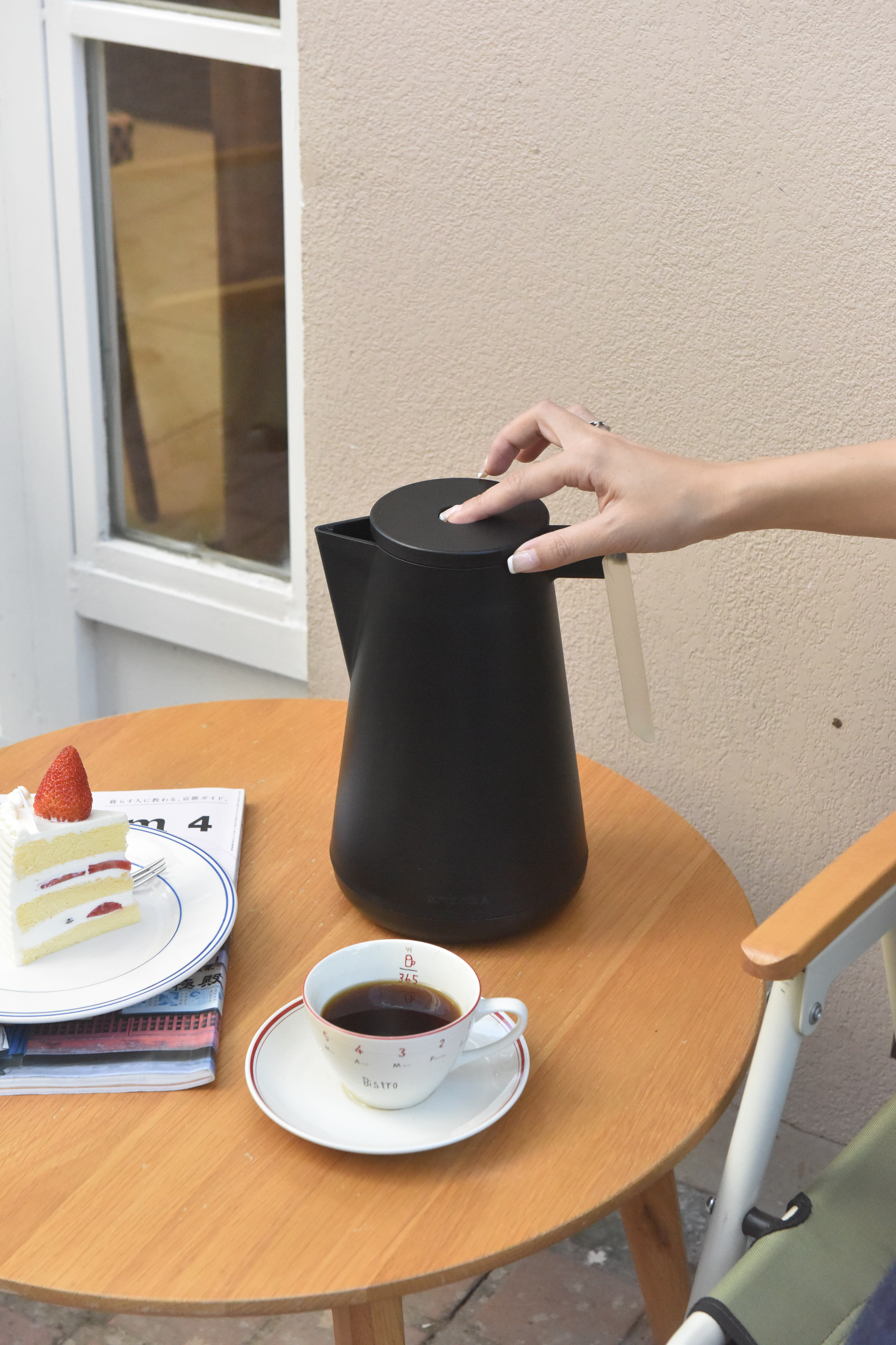 MOYA 1L Thermal Carafe – 4 Colors, Double-Wall Insulation, European Minimalist Style