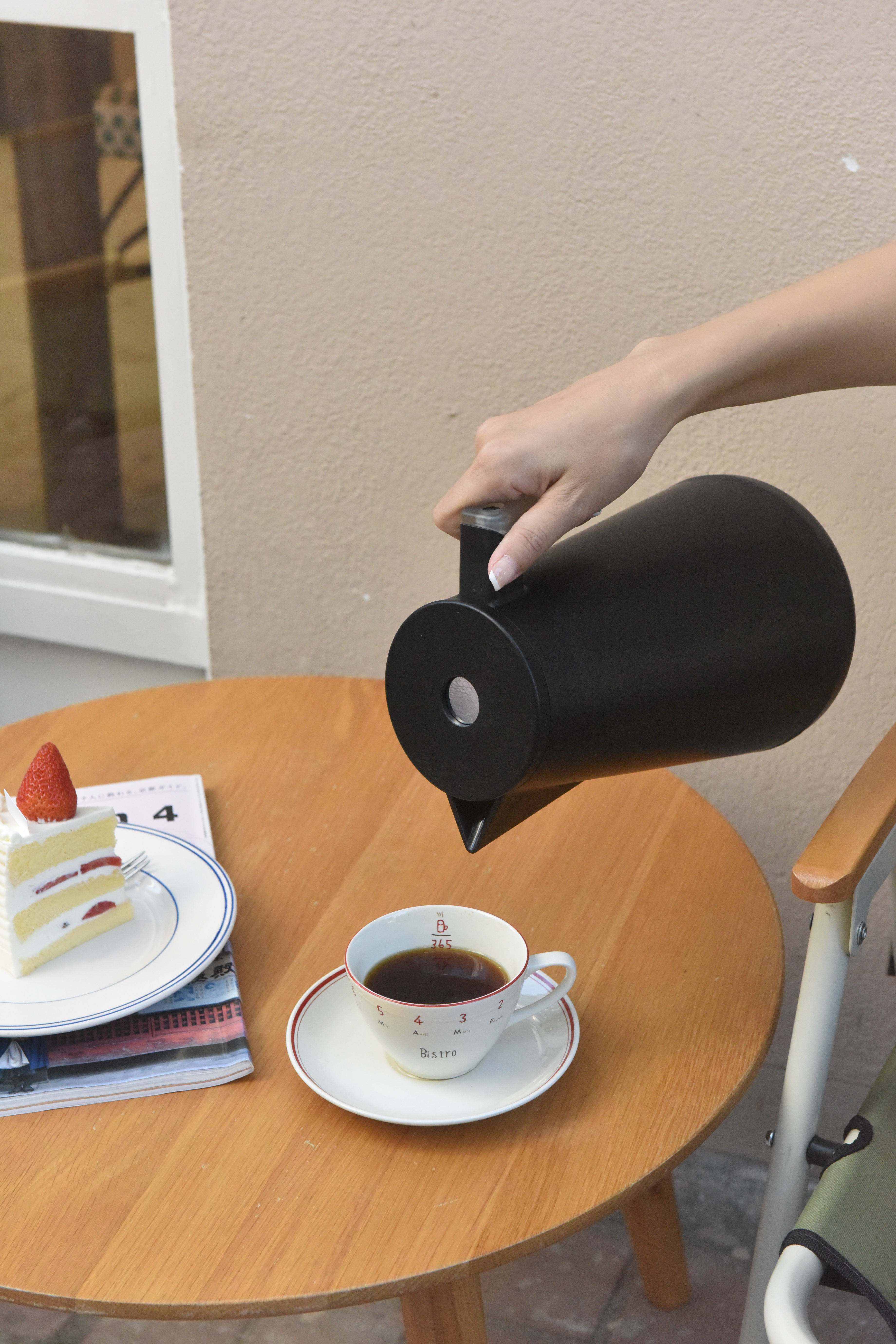 MOYA 1L Thermal Carafe – 4 Colors, Double-Wall Insulation, European Minimalist Style