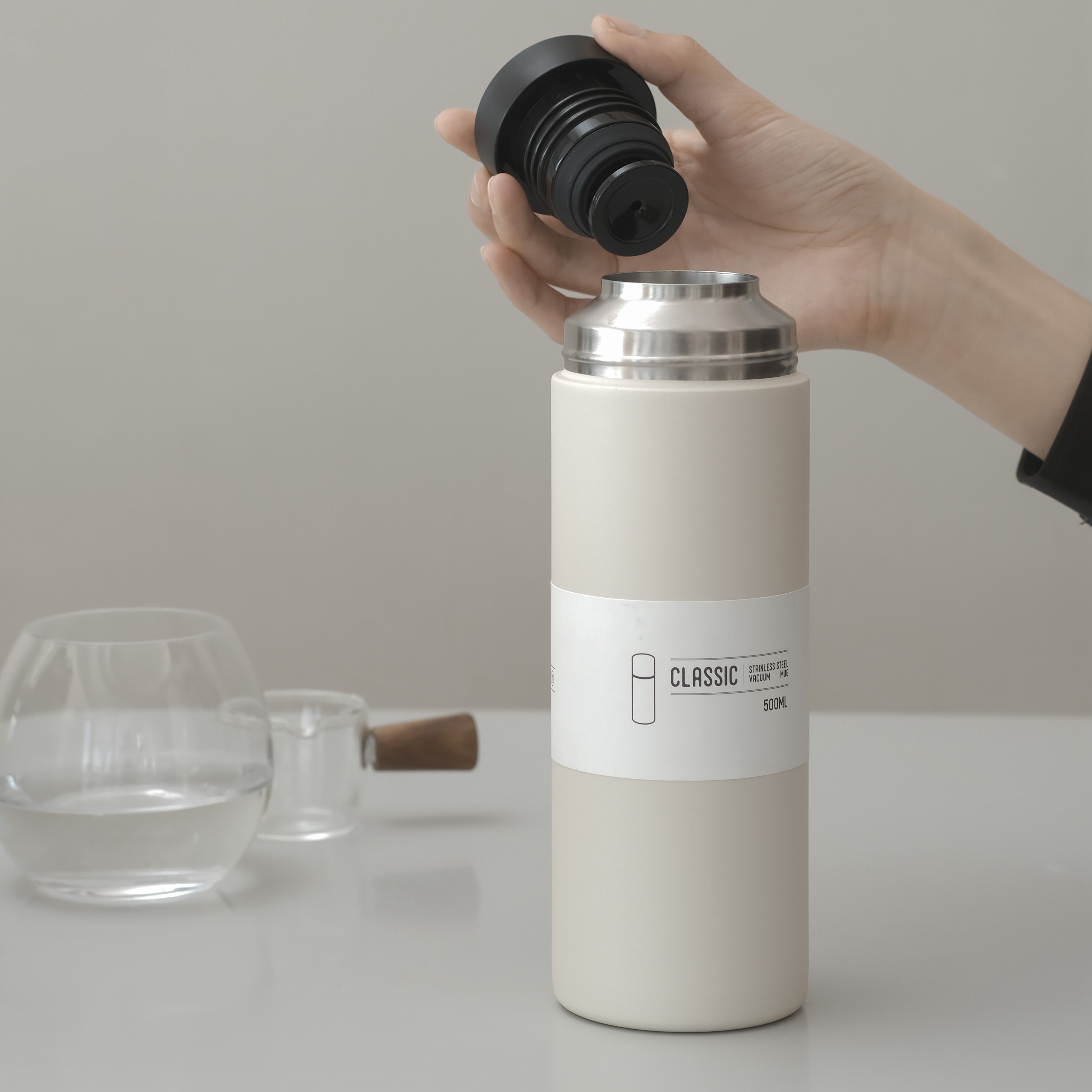 Premium 500ml Insulated Bottle with Handle | 24-Hour Hot & Cold Retention