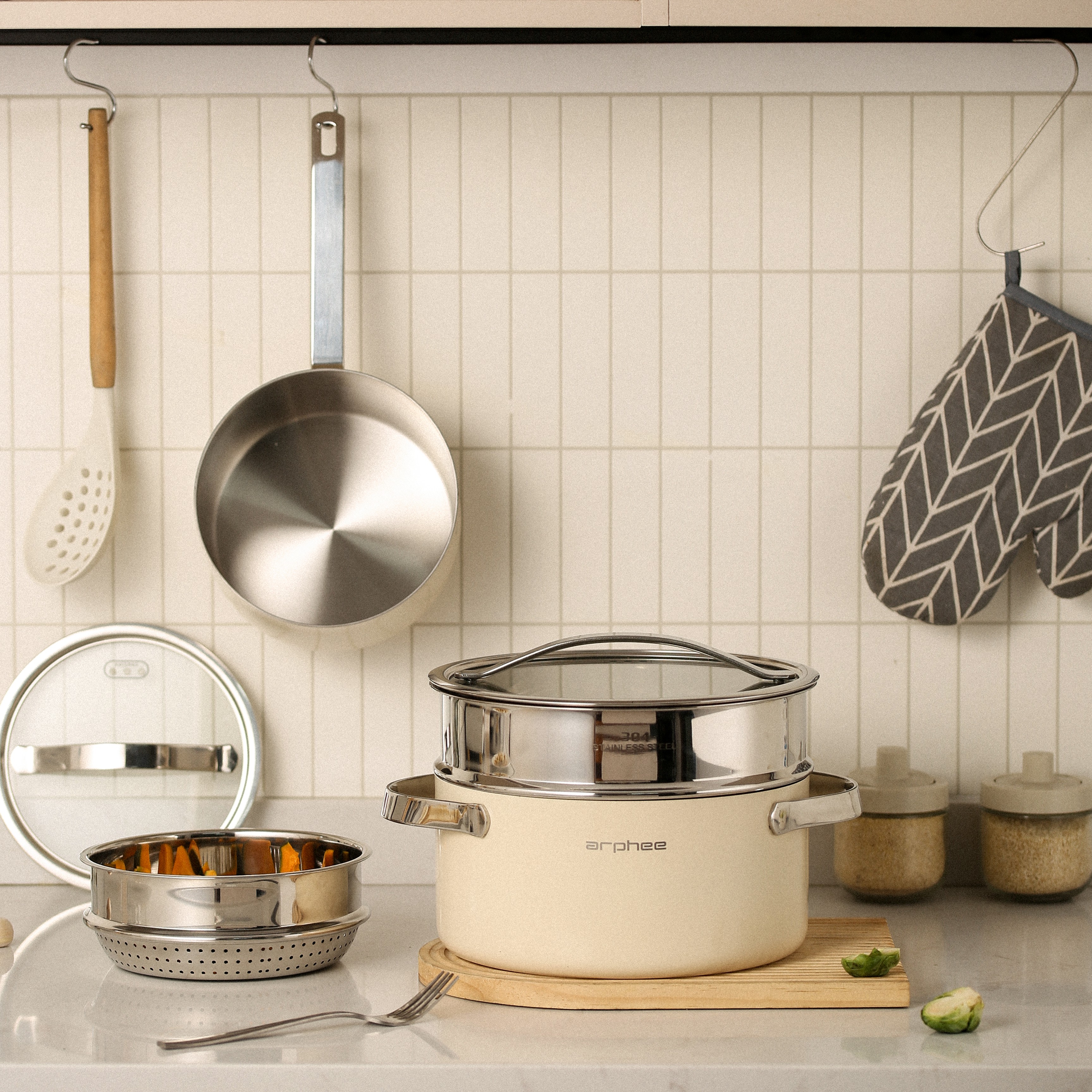 MOLIJIA 304 Stainless Steel Steamer Pot with Built-in Steam Rack, Steaming Pumpkin and Vegetables on Induction Cooktop