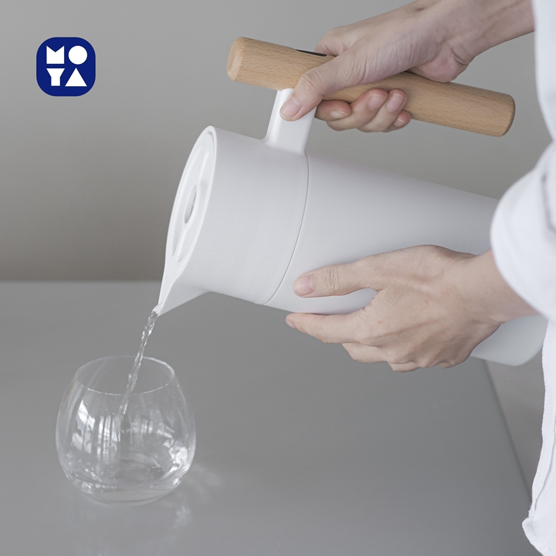 Portable Stainless Steel Vacuum Insulated Thermos Pot with Cylindrical Wooden Handle