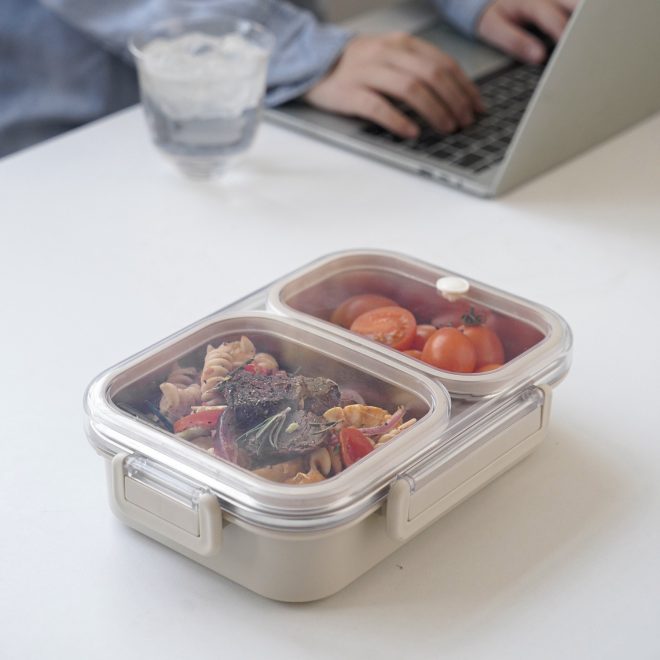 double compartment lunch box display