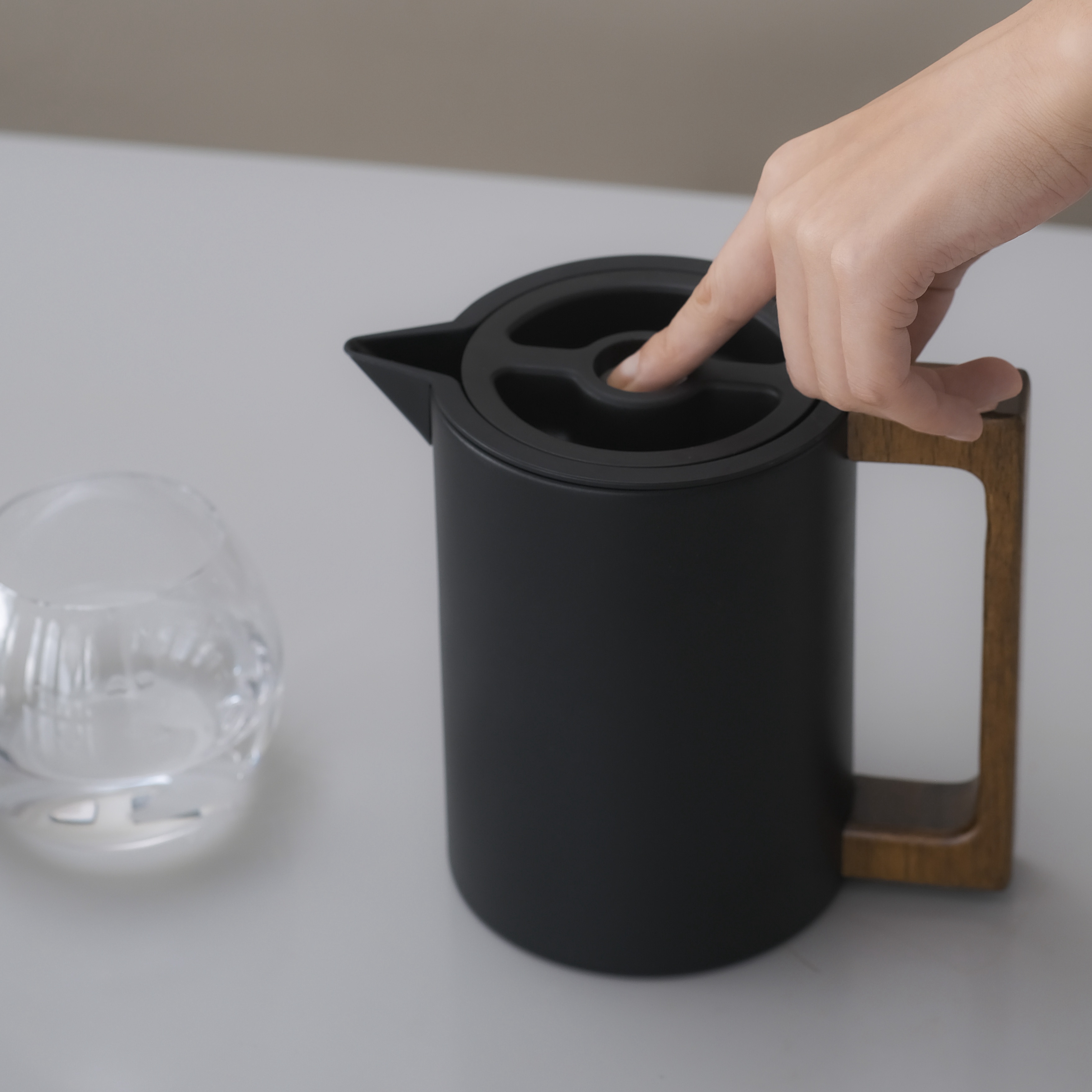 MOYA Danish Style Stainless Steel Thermal Coffee Carafe with Wooden Handle, Vacuum Insulated Tea Pot