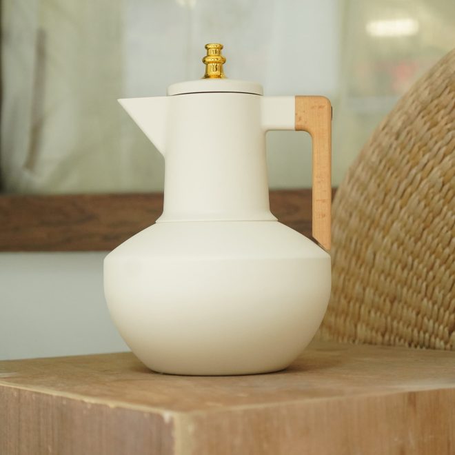 Arabic style thermos kettle detail(2)