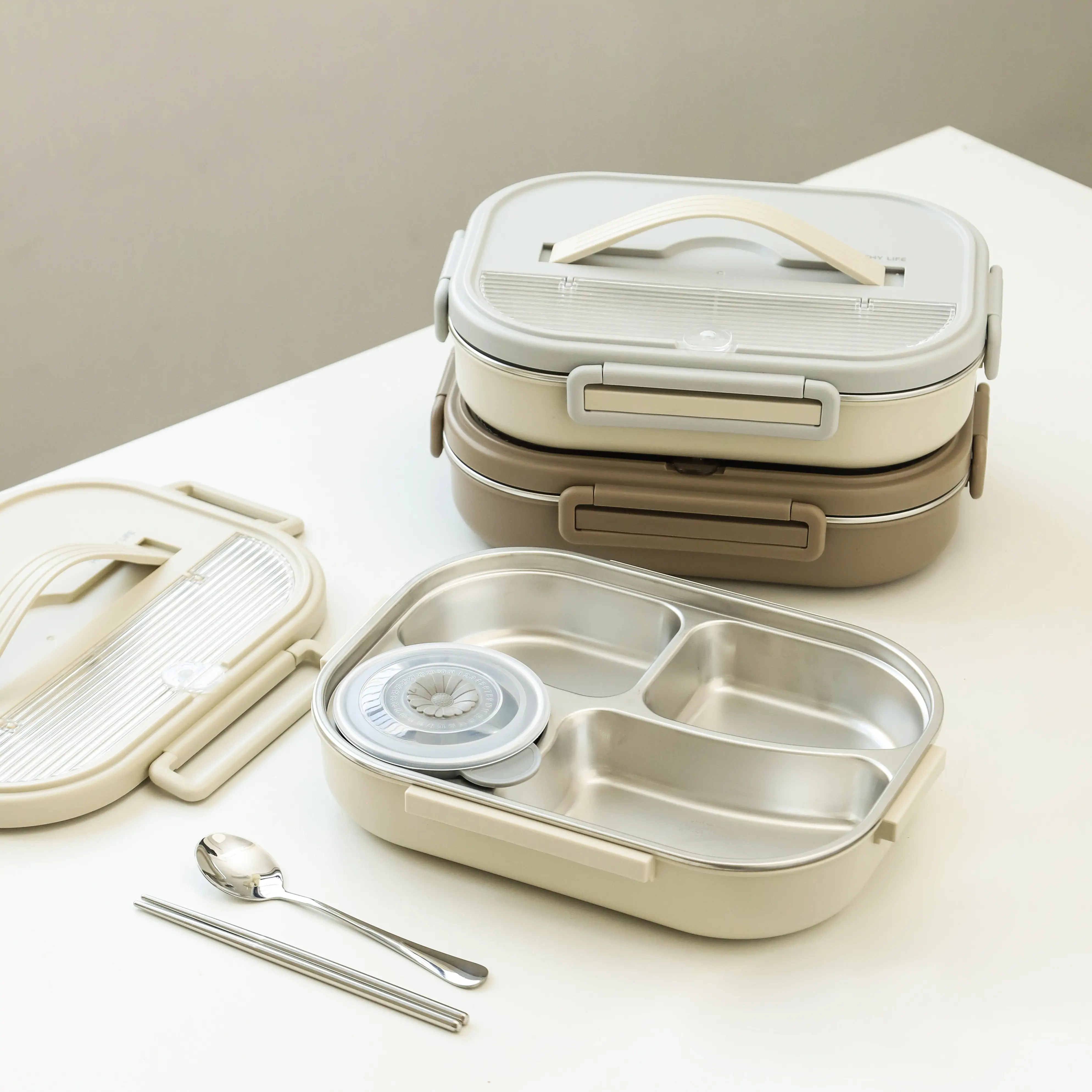 Stainless steel lunch box with compartments