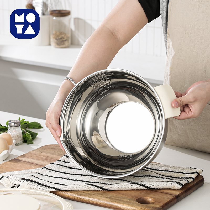 Saladeira em aço inoxidável com tampa