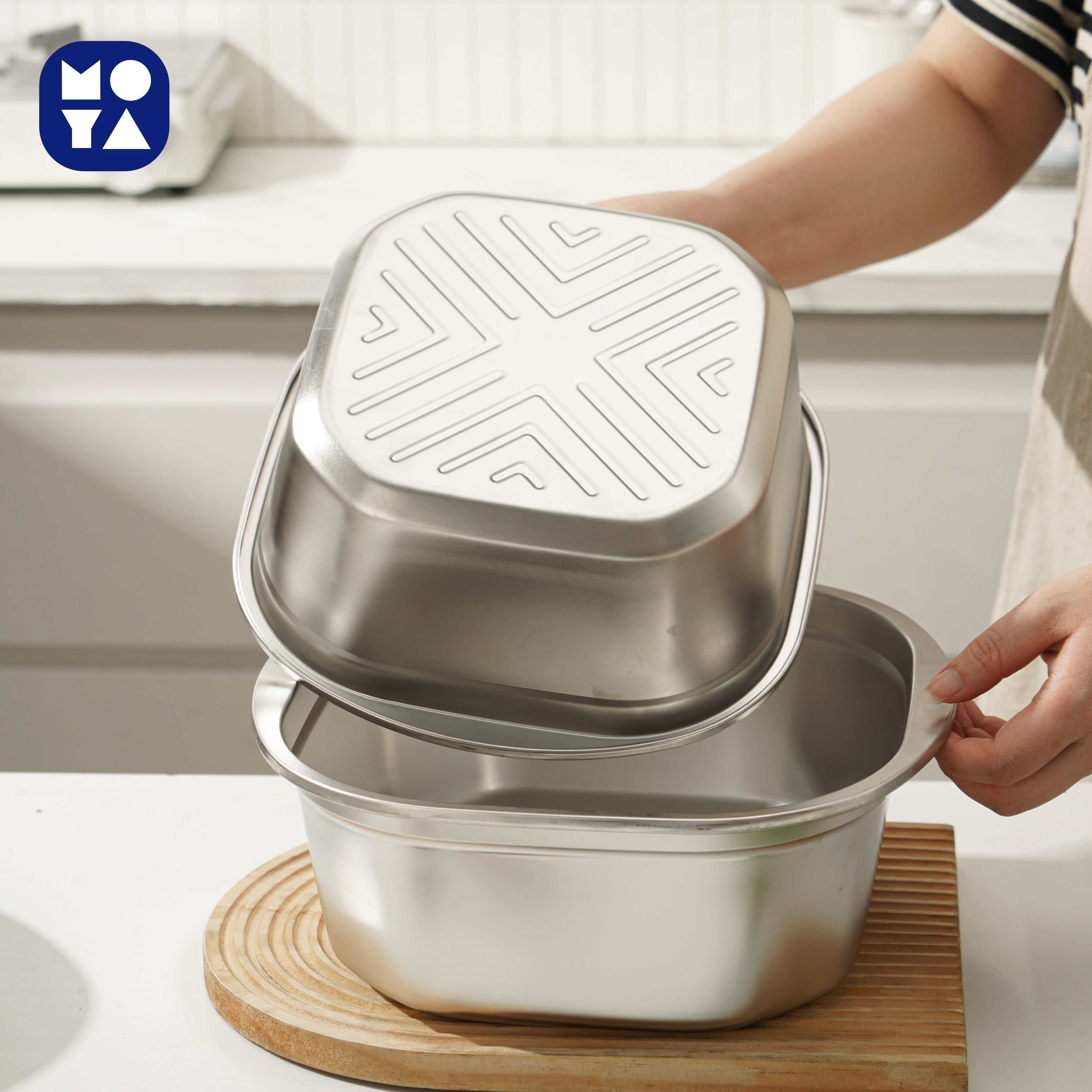 MOYA 304 Stainless Steel Nesting Colander Bowl Set with Clear Lids, Multi-Use Food Strainer for Kitchen Washing & Storage