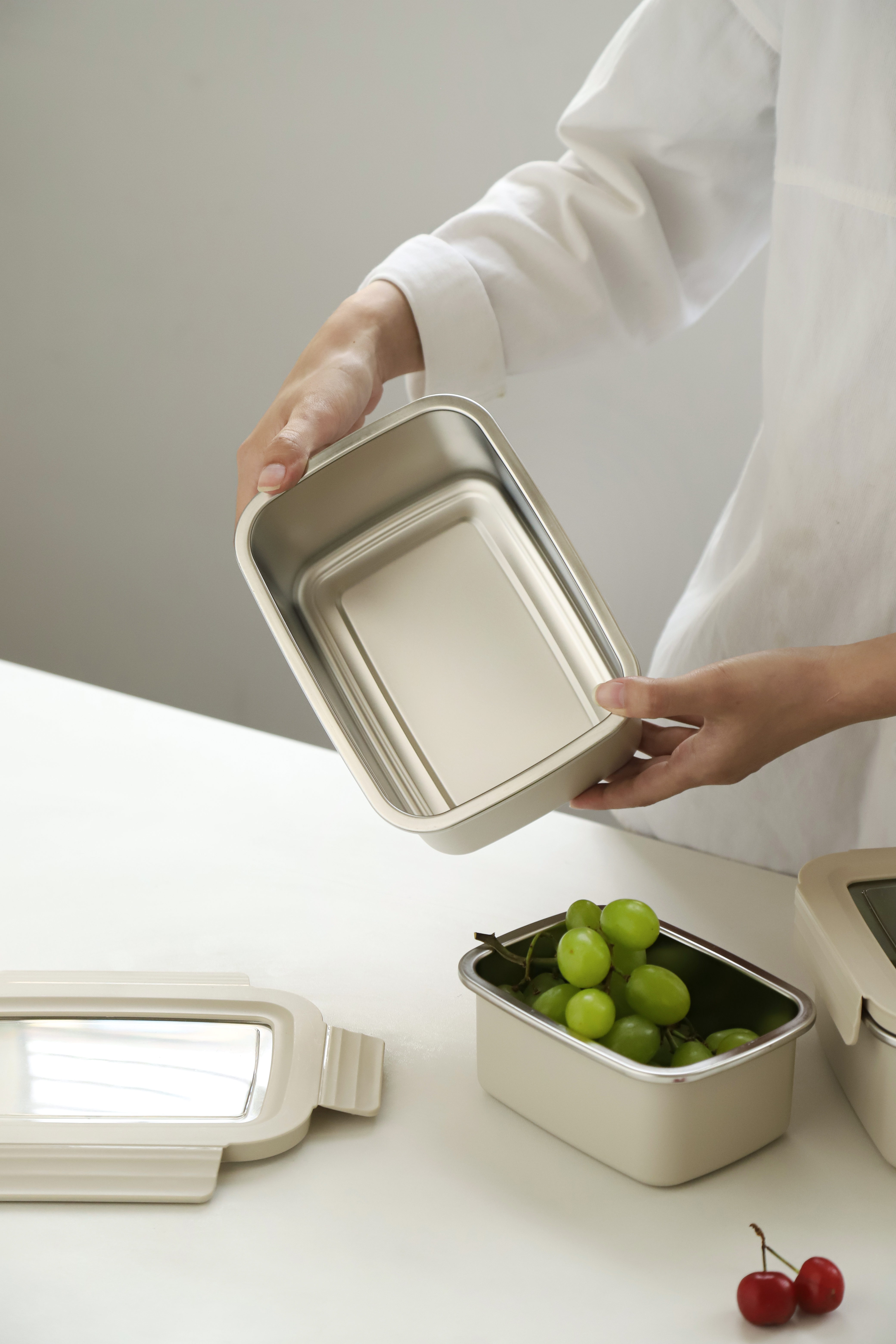 Korean Style Rectangular Food Containers | Stainless Steel/Plastic with Airtight Lids, Solid Color (Beige/Brown) & Spray-Painted Design, for Meal Prep, Fridge Storage, Leftovers